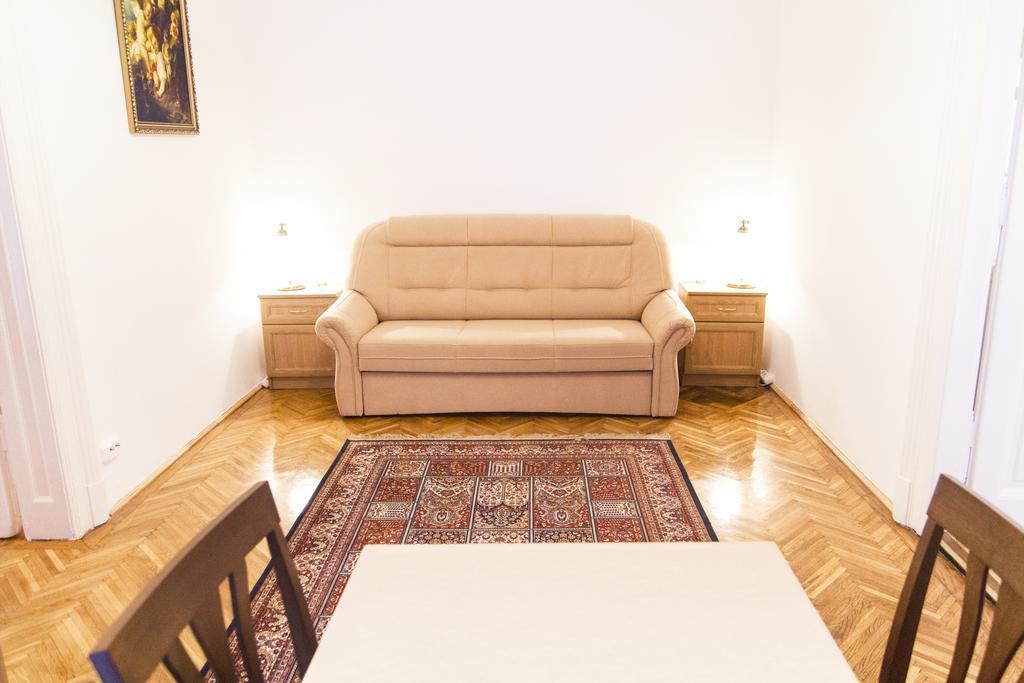 Authentic Budapest Apartment Стая снимка