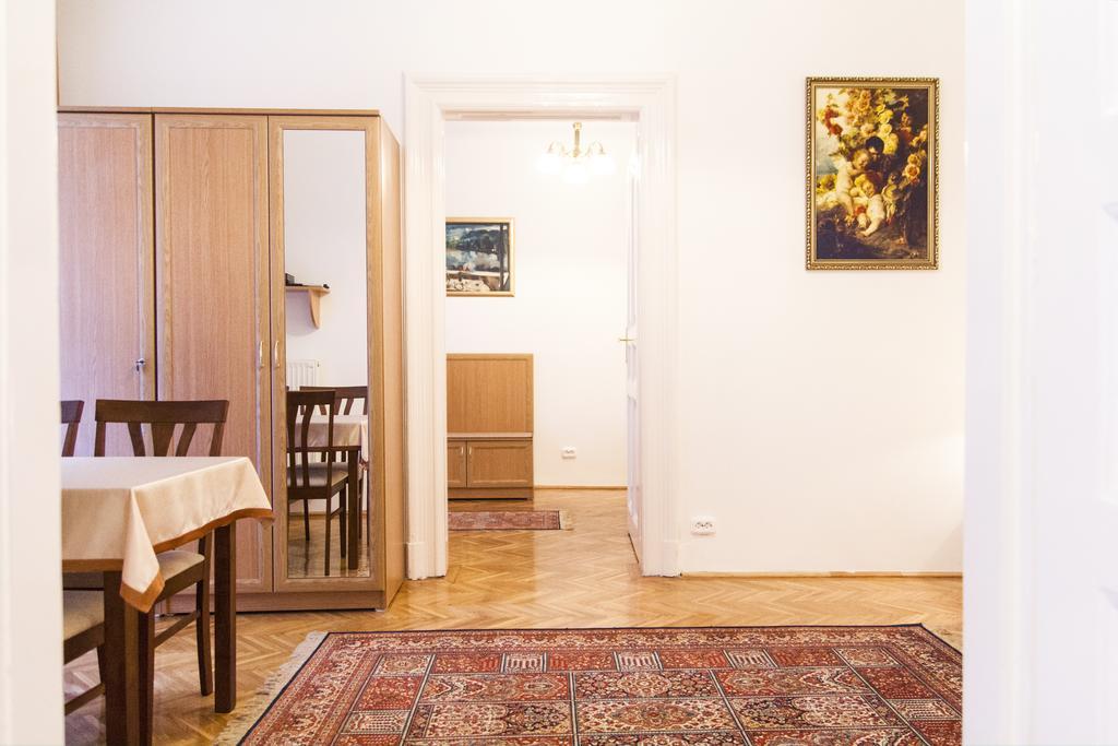 Authentic Budapest Apartment Стая снимка